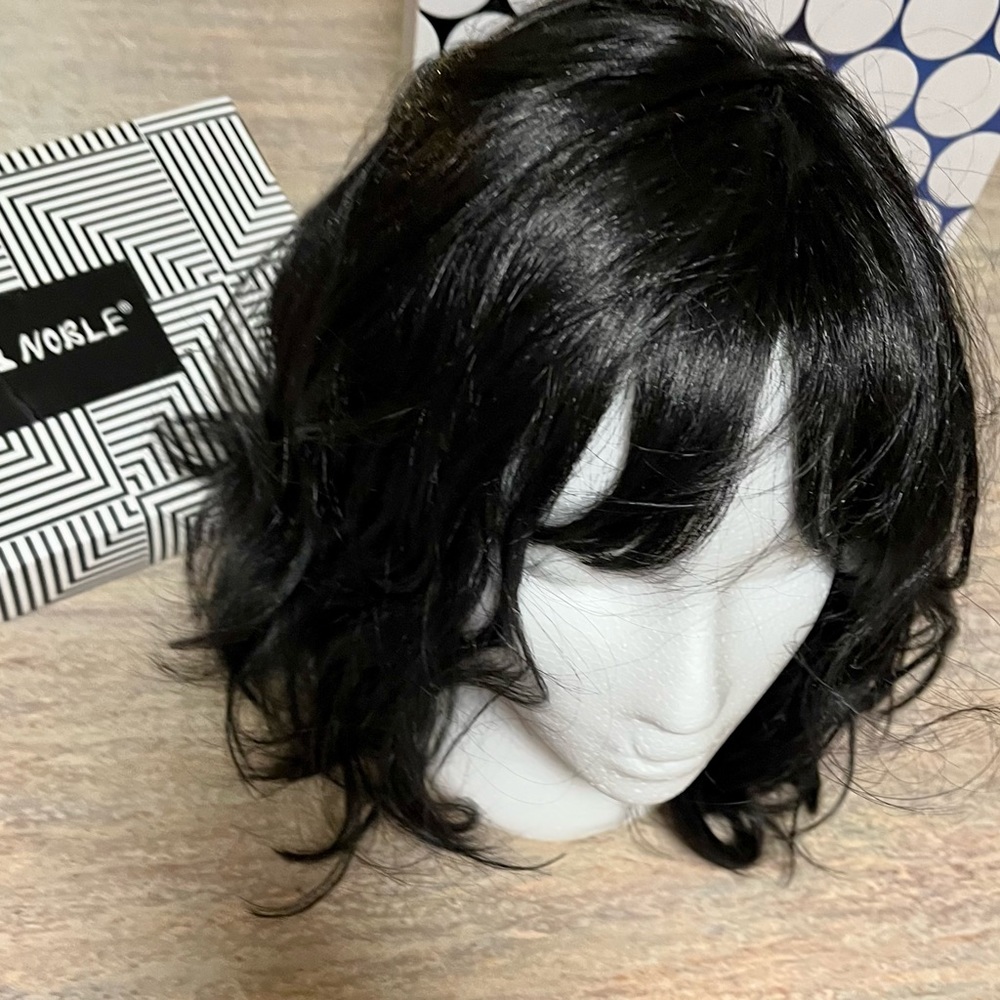 NIB Noble synthetic wig 1B